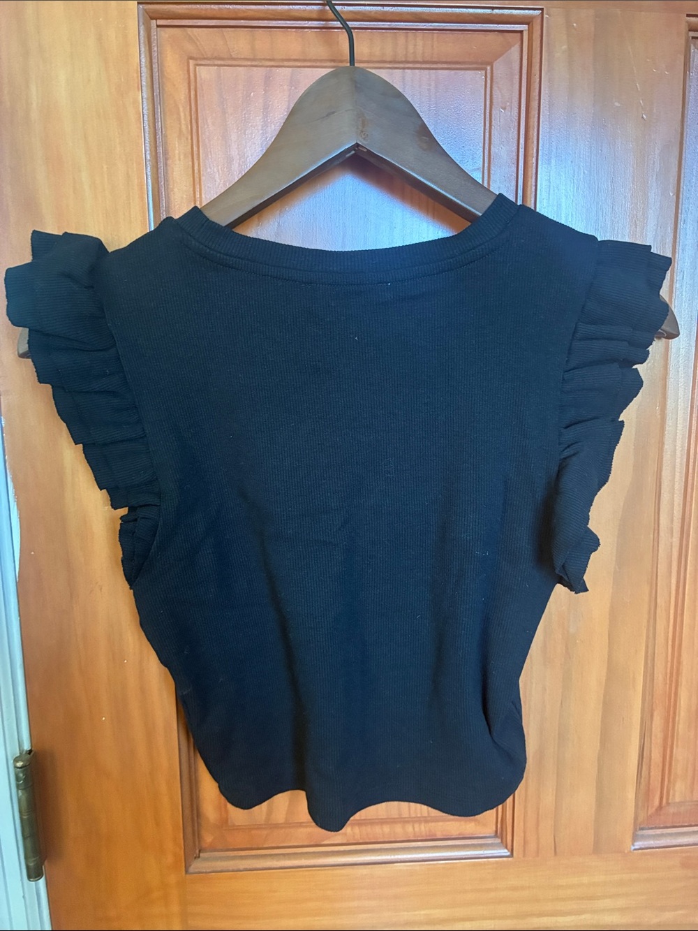 Zara Black Ribbed crop Tank with Ruffle Cap Sleeves - Picture 2 of 3